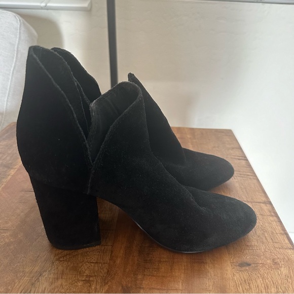 Steve Madden Women Rookie Bootie Black Suede Pull On Size 6 - Picture 4 of 11